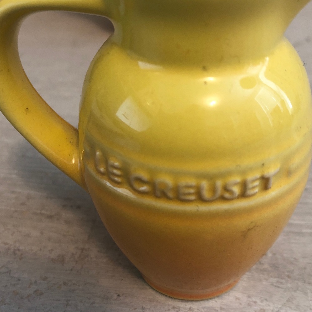 Le Creuset Salt & Pepper Shakers Pitcher Style Yellow & Orange 3” Tall - Picture 2 of 6